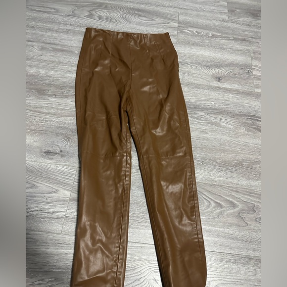 Zara leather pants with zipper on side medium size - Picture 2 of 4